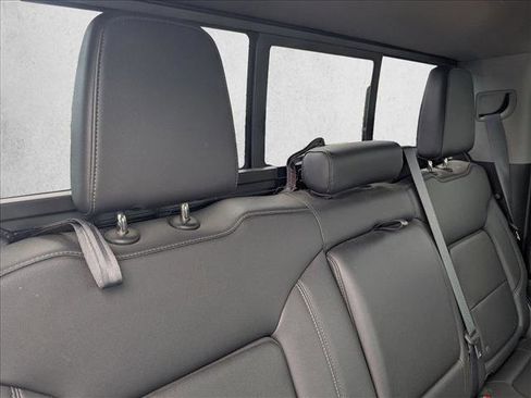 Used 2020 Chevrolet Silverado 1500 LT Trail Boss AWD/4WD image 18