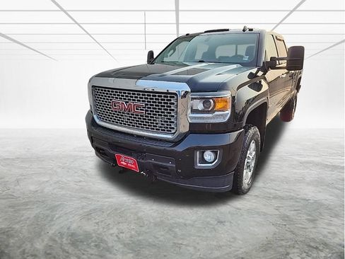 Used 2015 GMC Sierra 2500 Denali w/ Suspension Package, Off-Road AWD/4WD image 1