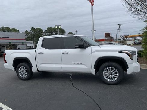 New 2026 Toyota Tundra SR5 w/ SR5 Premium Package RWD image 9