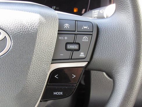 New 2025 Toyota Camry LE w/ Convenience Package image 25