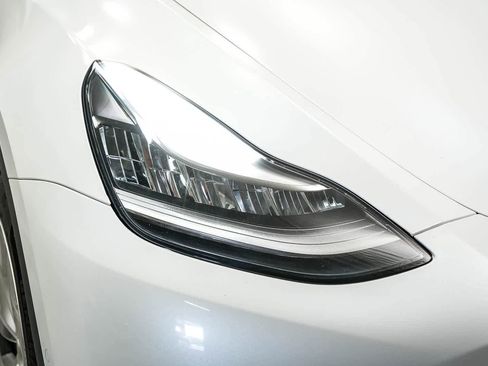 Used 2020 Tesla Model Y Long Range AWD/4WD image 3
