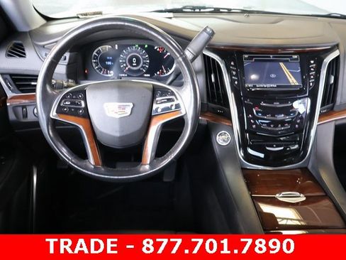 Used 2016 Cadillac Escalade Luxury image 16