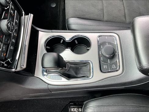 Used 2022 Jeep Grand Cherokee Laredo X AWD/4WD image 18