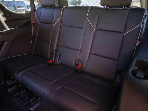 Used 2022 Cadillac Escalade Premium Luxury image 27