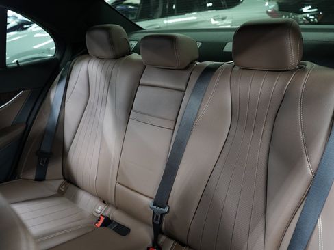 Used 2020 Mercedes-Benz E 450 4MATIC Sedan image 19