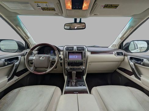 Used 2014 Lexus GX 460 w/ Premium Package AWD/4WD image 32