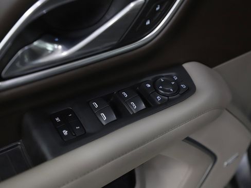 Used 2021 Chevrolet Tahoe Z71 w/ Z71 Off-Road Package image 23