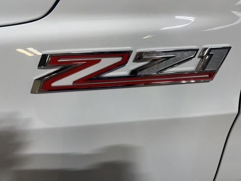 Used 2023 Chevrolet Tahoe Z71 w/ Luxury Package AWD/4WD image 9