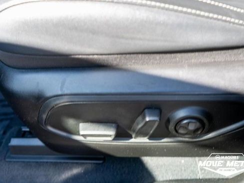 Used 2023 Jeep Grand Cherokee Limited image 17