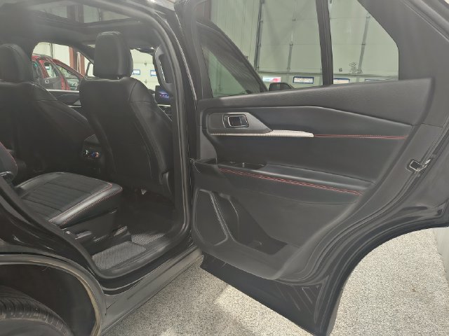 Certified 2025 Ford Explorer ST-Line w/ Premium Package AWD/4WD image 21
