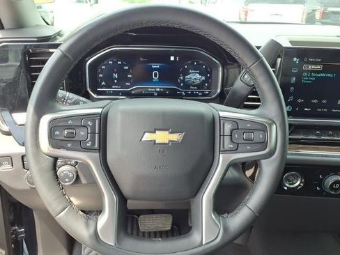 Used 2023 Chevrolet Silverado 1500 LT AWD/4WD image 8