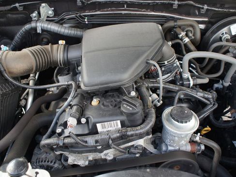 Used 2022 Toyota Tacoma SR w/ SR Convenience Package image 22