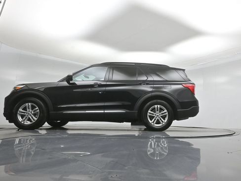 Certified 2023 Ford Explorer XLT w/ Equipment Group 202A RWD image 7