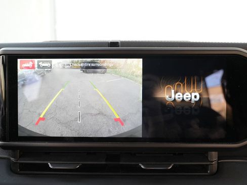 Used 2024 Jeep Wrangler Unlimited Sahara w/ Technology Group AWD/4WD image 49