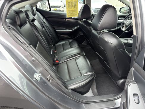 Used 2023 Nissan Maxima SV w/ Floor Mat Group FWD image 12