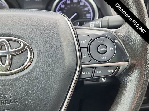 Used 2022 Toyota Camry LE image 33