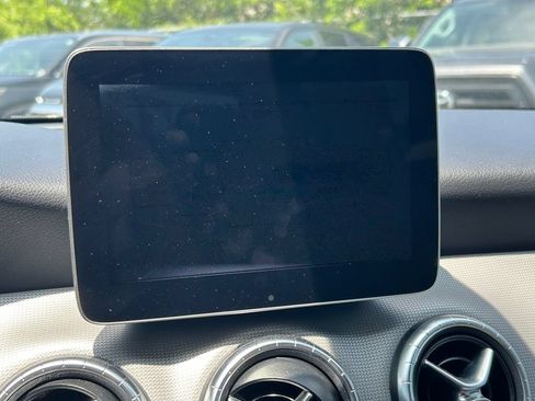 Used 2018 Mercedes-Benz CLA 250 4MATIC image 33