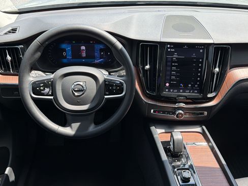 Used 2024 Volvo XC60 B5 Plus w/ Protection Package Premier AWD/4WD image 26