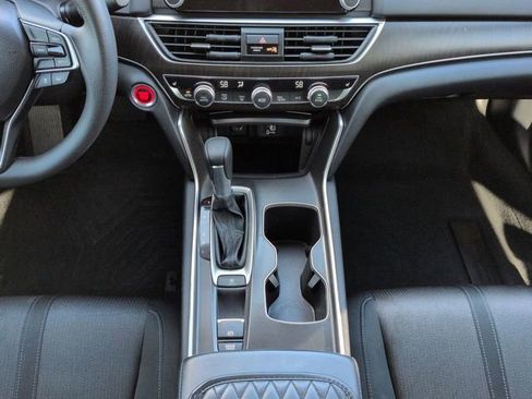 Used 2018 Honda Accord EX image 18