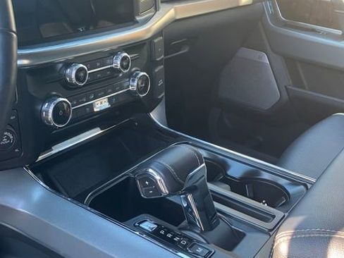 Used 2022 Ford F150 Lariat w/ Equipment Group 502A High image 33