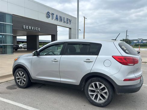 Used 2016 Kia Sportage LX image 5