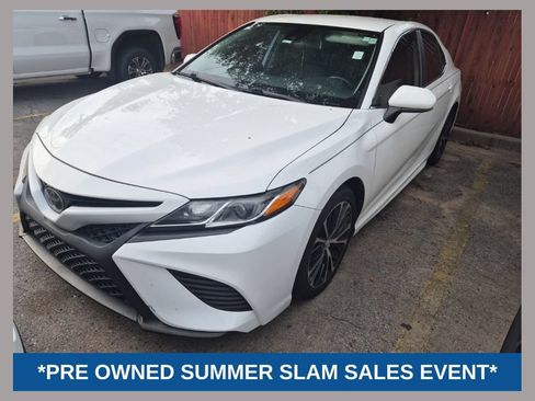 Used 2019 Toyota Camry SE FWD image 1