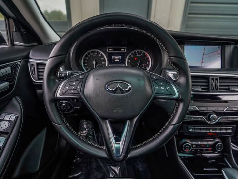 Used 2017 INFINITI QX30 Premium w/ Technology Package FWD image 15