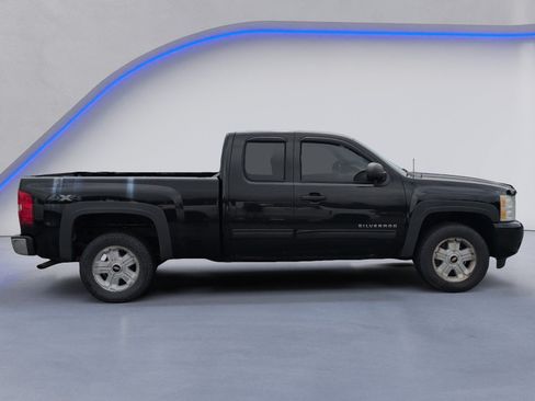 Used 2011 Chevrolet Silverado 1500 LT w/ All-Star Edition AWD/4WD image 3