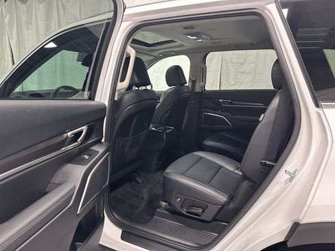 Used 2025 Kia Telluride S image 38