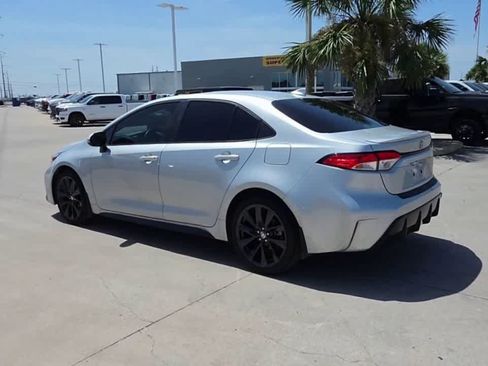 Used 2024 Toyota Corolla SE w/ SE Premium Package FWD image 6
