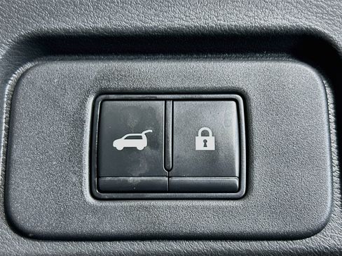 Used 2021 Nissan Rogue SV w/ Premium Package FWD image 32