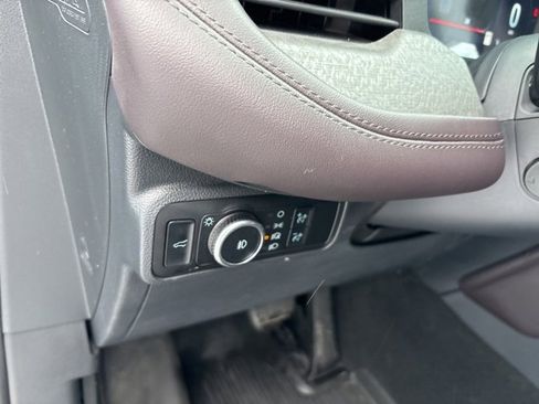 Used 2025 Ford Explorer Platinum w/ Ultimate Package image 24