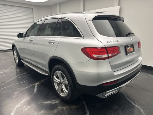 Used 2018 Mercedes-Benz GLC 300 4MATIC image 4
