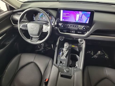 Used 2024 Toyota Grand Highlander FWD image 16