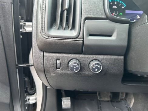 Used 2020 GMC Canyon SLE w/ Driver Alert Package image 24