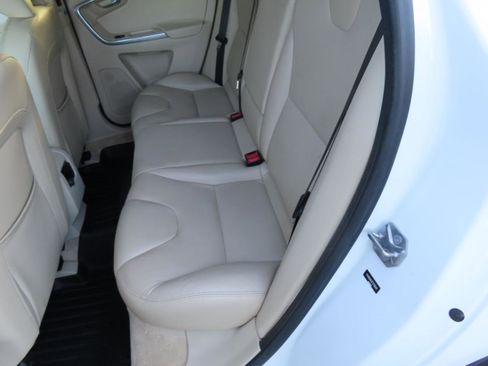 Used 2015 Volvo XC60 T6 AWD/4WD image 10
