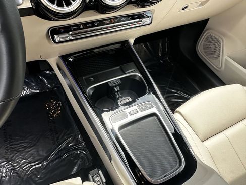 Certified 2025 Mercedes-Benz GLB 250 4MATIC image 32