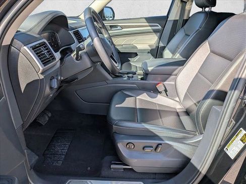 Used 2022 Volkswagen Atlas SE w/ Black Wheel Package image 16