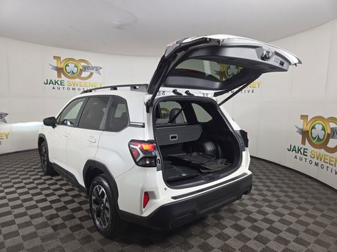 Used 2025 Subaru Forester Premium AWD/4WD image 31