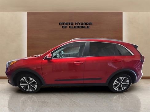 Used 2022 Kia Niro EX w/ Cold Weather Package image 3