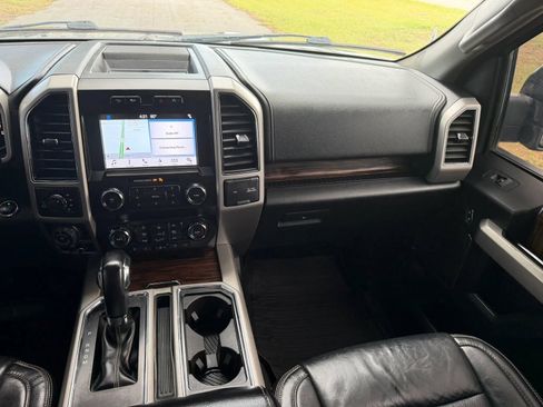 Used 2019 Ford F150 Lariat w/ Trailer Tow Package AWD/4WD image 14