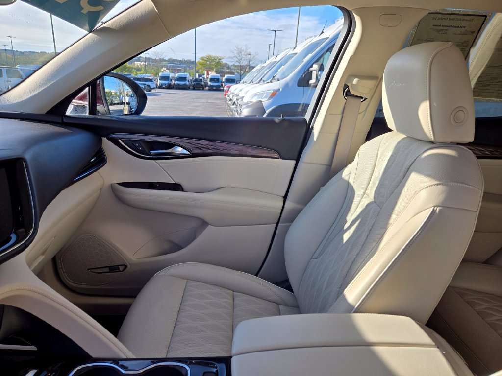 Used 2021 Buick Envision Avenir w/ Technology Package II FWD image 25