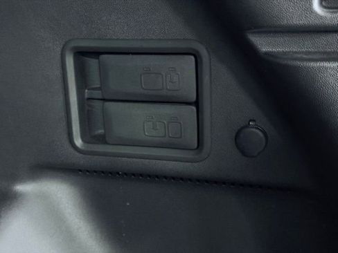 Used 2024 Chevrolet Equinox LT AWD/4WD image 11