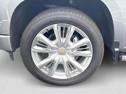 Used 2024 Chevrolet Silverado 1500 High Country w/ High Country Premium Package image 24