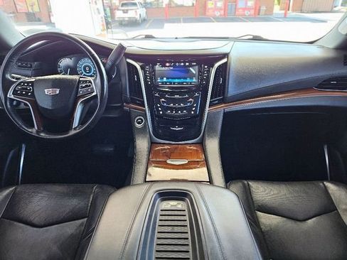 Used 2020 Cadillac Escalade Premium Luxury image 15