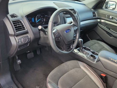 Used 2019 Ford Explorer XLT w/ Equipment Group 202A FWD image 23