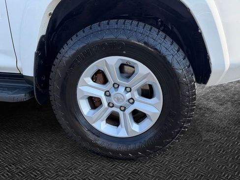 Used 2014 Toyota 4Runner SR5 AWD/4WD image 11
