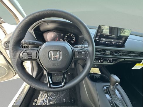 Certified 2026 Honda HR-V LX image 23