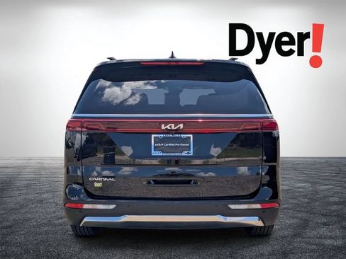 Certified 2024 Kia Carnival SX FWD image 6