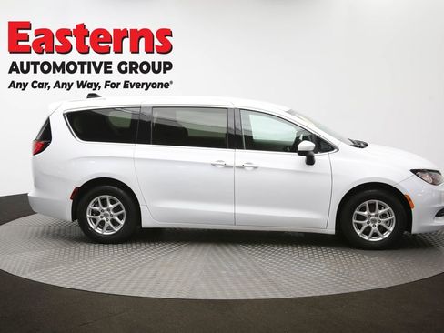 Used 2023 Chrysler Voyager LX FWD image 45